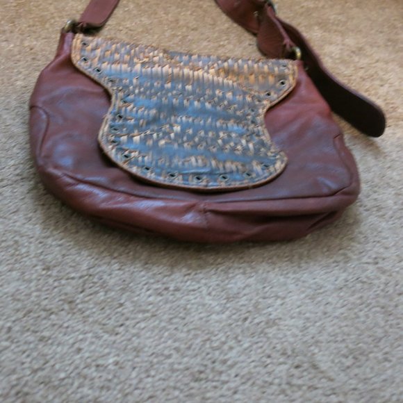 Jamah Messenger Bag Crossbody - Picture 3 of 8
